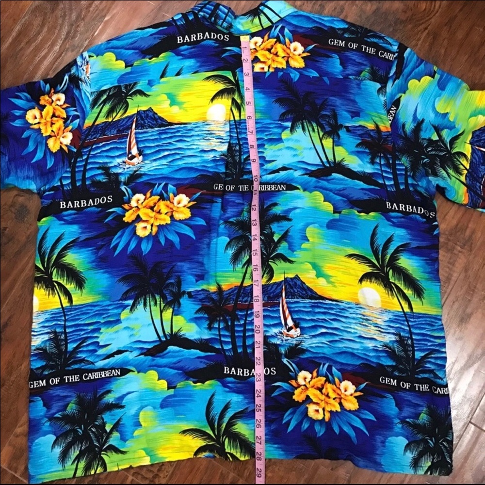 Men’s Hawaiian style shirt